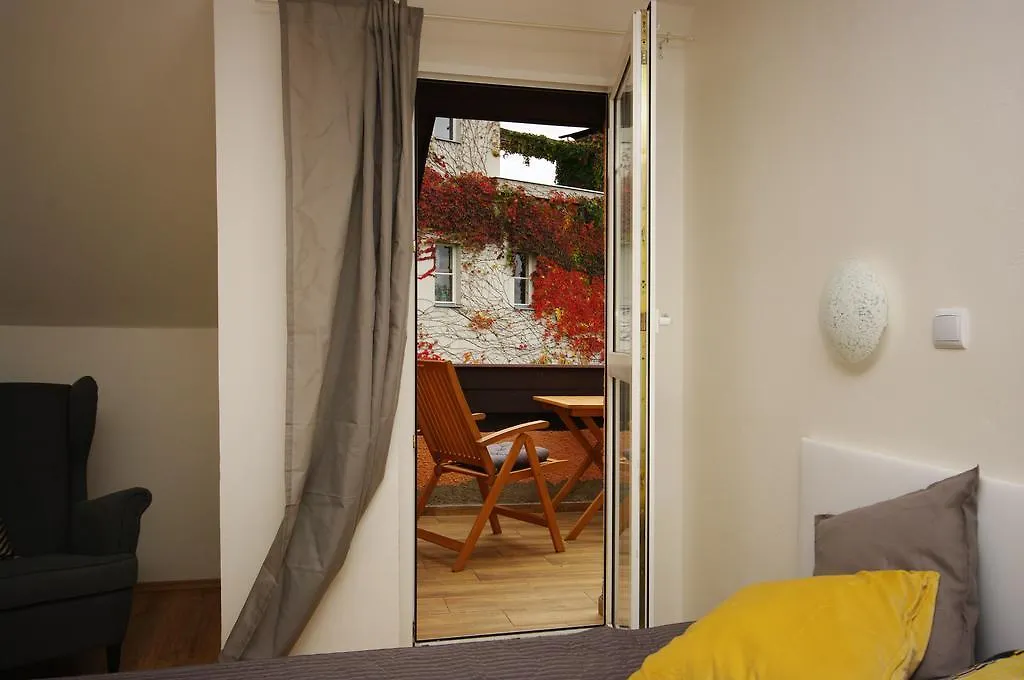 Cozy Gardens Apartments In Prag
