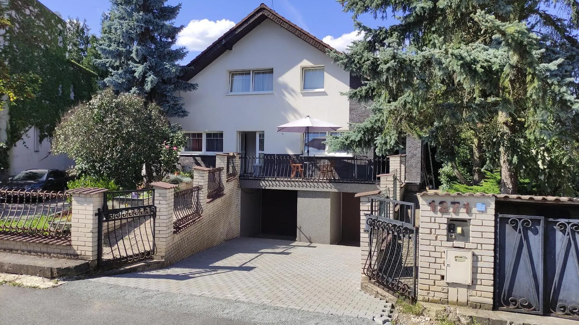 Cozy Gardens Apartments In Praga 0*,  República Checa